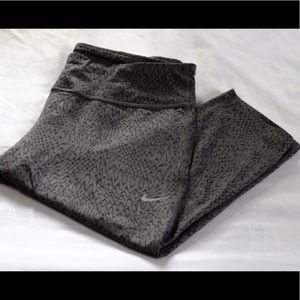 Nike Cropped Athletic Leggings